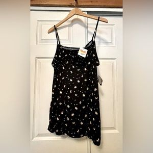 This Weekend Daisy Tank Top & Scrunchie NWT